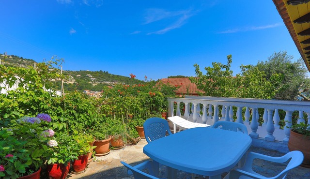 Faros Pende, Gaios Studio, sleeps 2, near beach, sea views