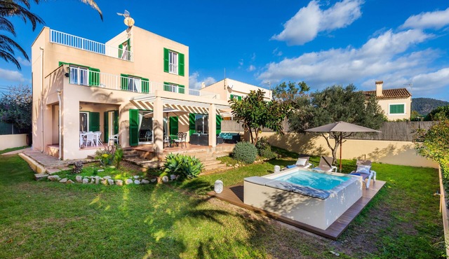 Finca 'Sa Copinya' with Sea View, Wi-Fi and Air Conditioning