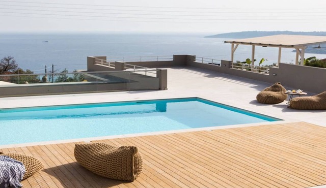 Find yourself between gorgeous vistas at Ethereal Villa