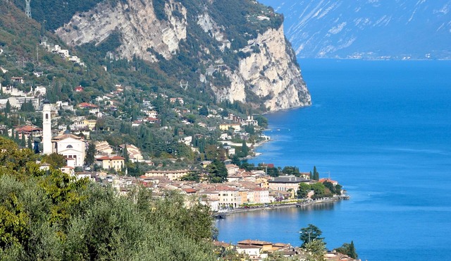 Fornico House 9, quiet location and phenomenal lake view from the terrace