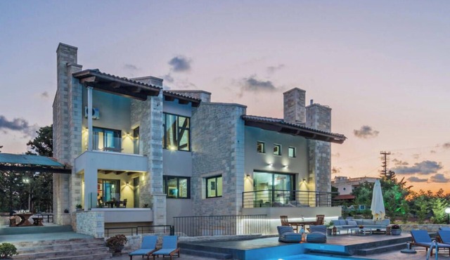 FREE Breakfast, w/Outdoor & Indoor Pool, 20 guests
