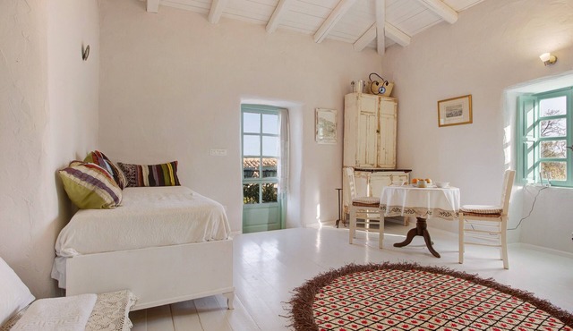 Greek Stone House 'Sira Stonehouse 3' with Sea View, Wi-Fi and Air Conditioning