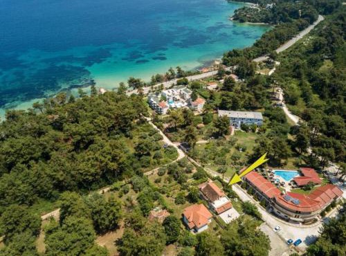 green & blue villa