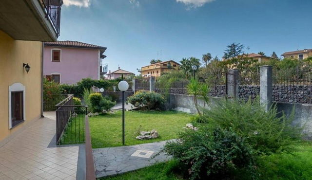 GuestHost - Very spacious villa (138 sq) on 3 levels that can accommodate up to 7 people! The building is located in Trecastagni, a town among the Etna villages which is a perfect starting point for visiting the majestic Etna Park, unique in all of Europ