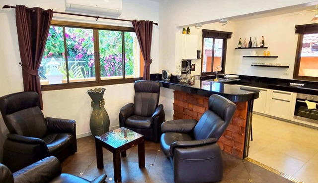HIDELAND Luxury Pool Villa Pattaya Walking Street