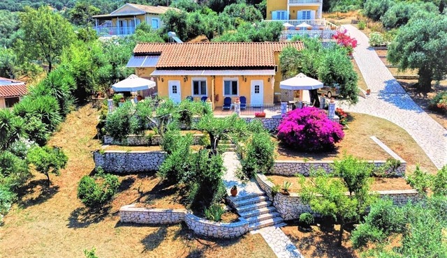 Holiday Home "Nora" with 2 Apartments and Shared Pool - Sea Breeze 2