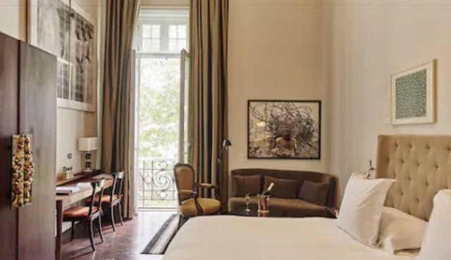 Hotel B