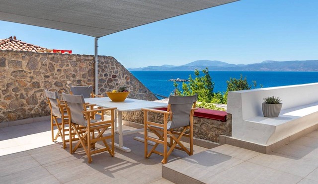 Hydrelion Beachfront Suite, Divine Sea Views, Furnished Terrace, Hydra