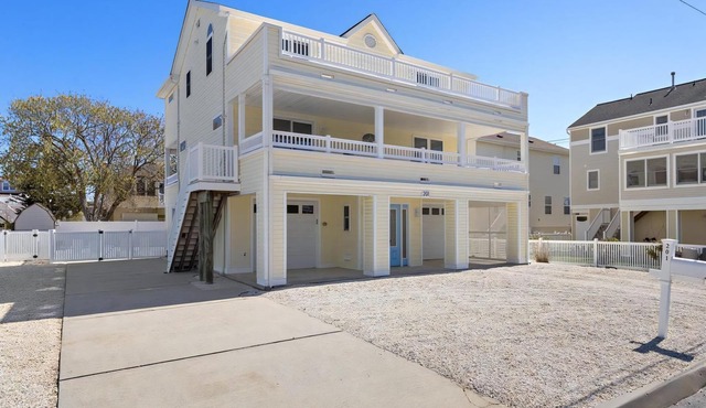 Immaculate 4 bed/2.5 bath home in the heart of Ship Bottom