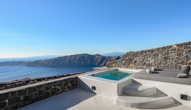 Incredible Santorini Suite | Elysia Suite | Breathtaking Sea Views
