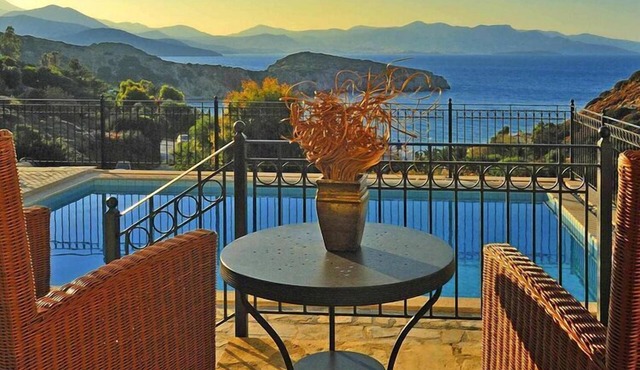 Istron Collection Villa with parking space