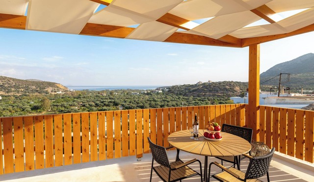 Jasmine Summer House – Quiet Retreat with Stunning Views