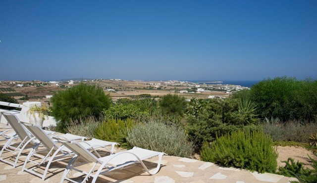 Joy House with sea view near the beach