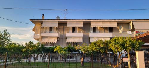 K SANTIS STUDIOS in Pefki