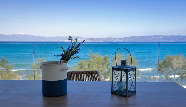 La Mer Bleue Beachfront Boutique Apartments