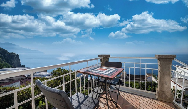 Lady Gilda, beautiful apartment with terrace overlooking the sea