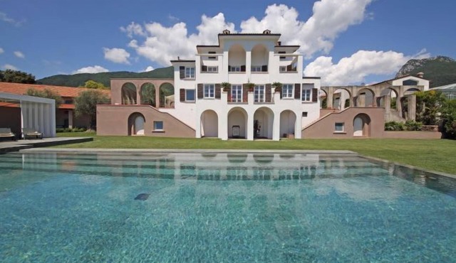 Landscape Villa Designed By The Best Architects