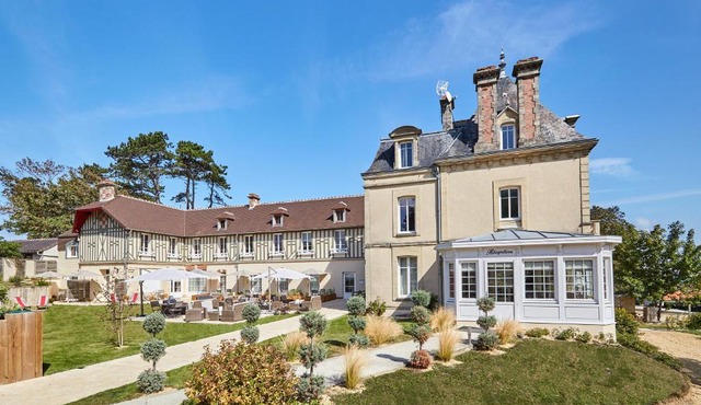 Les Villas d'Arromanches, Teritoria
