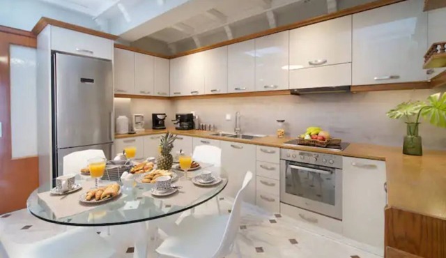 LIGHT SUITE | M house Suites