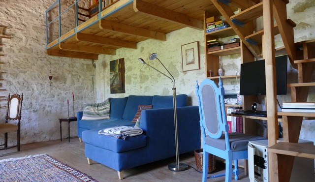 Lovingly restored and spacious natural stone house with pleasant summer coolness