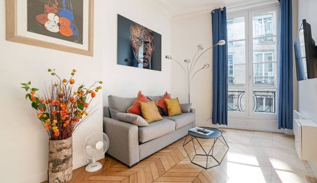 Luxe 1-BR Gem Steps from the Louvre & Opera