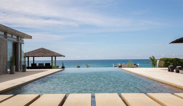 Luxe Vacay Beachfront Sava Villa 4 | Villa Essenza | Chef & Staff | LTH-15