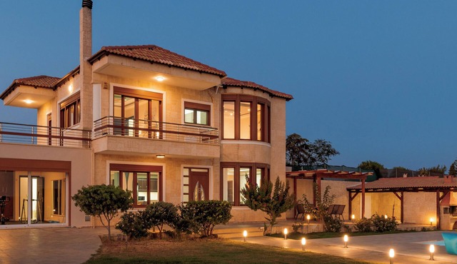 Luxurious 5-bedroom villa with fitness room and AC in peaceful Ierapetra