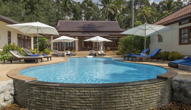 Luxurious Beachfront Pool Villa, 5BRM. in Ko Samui