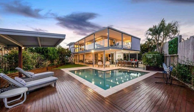 Luxury 5BR Canal Front Retreat Mooloolaba