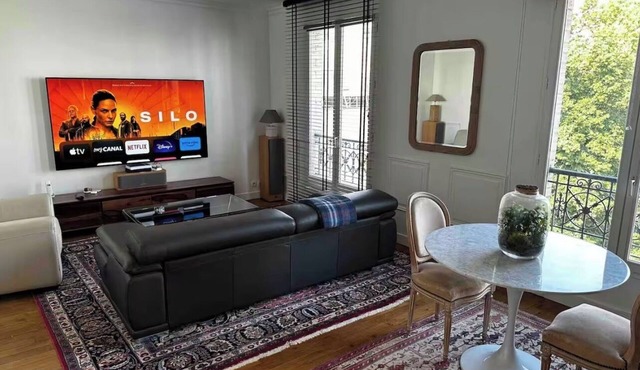 Luxury apartment between Montmartre-Gare du Nord