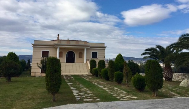 Luxury Villa In Volos