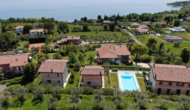Luxury villa with swimming pool and lake view
