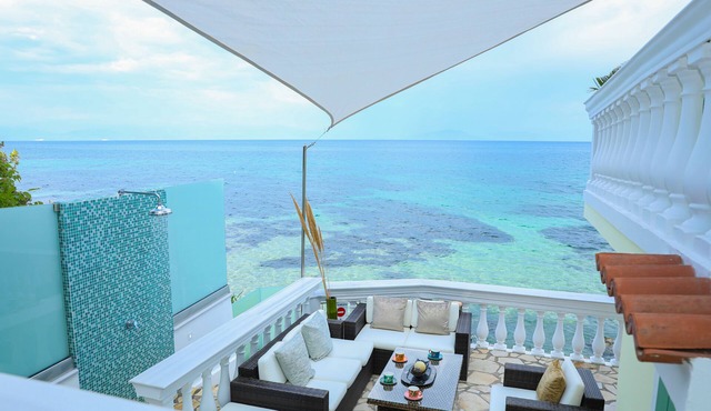Luxury ,Waterfront Villa With Fantastic Sea Views, kayaks and paddle boards inc