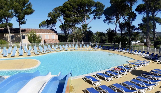 Maisonnette Duplex | Accès Mini-Golf + Piscine in Calvisson