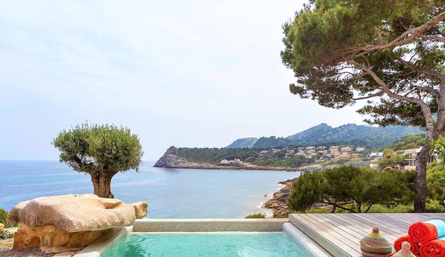 Mallorca front line villa sea access 4/6 pax