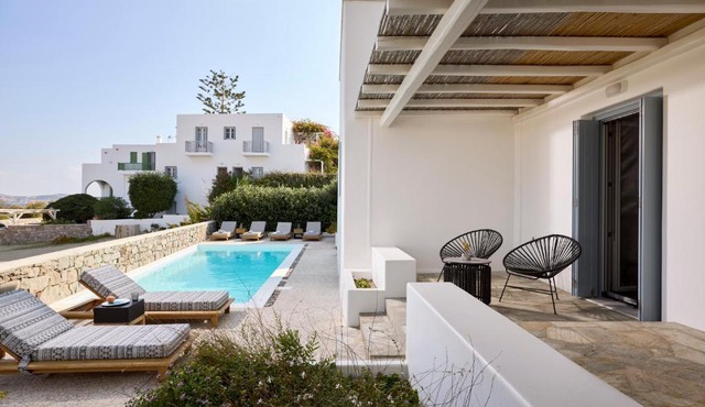 Manesis Suites