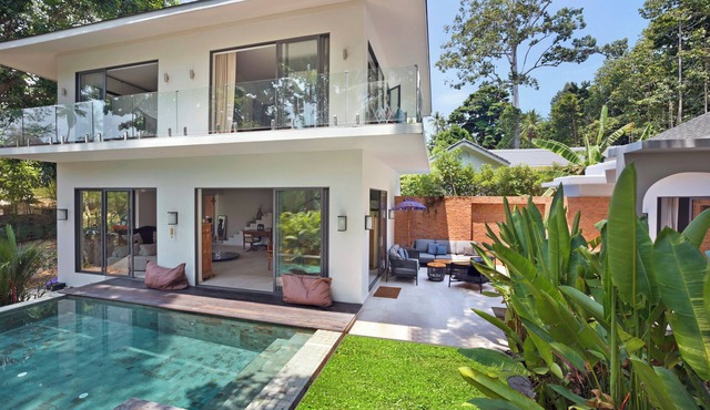 Mango Tree Villa- chic luxury surrounded by jungle! A tree huggers paradise