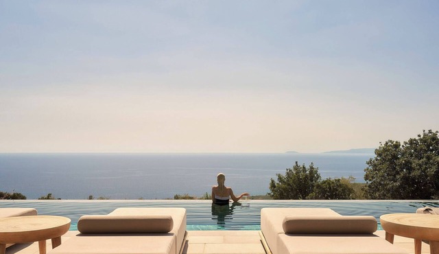 Mantri Villa, a Celestial Retreat with Endless Blue