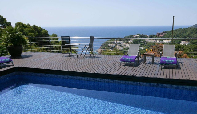 Mar Bona - Three Bedroom Villa, Sleeps 6