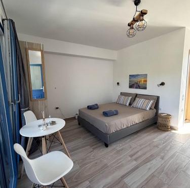Mare Calmo Studios, Chios in Chios