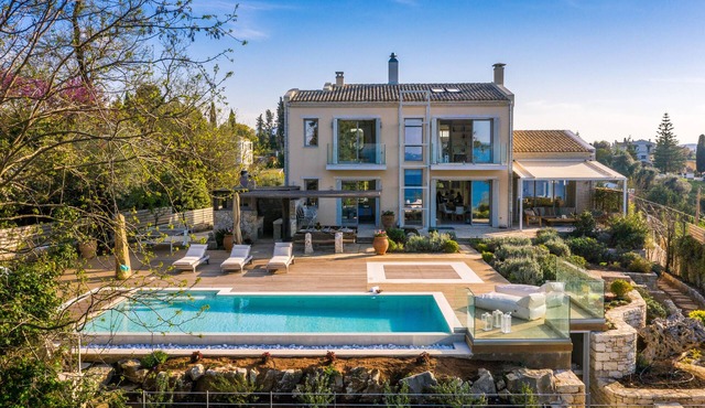 Melithea Seaview Villa – Private Luxury with Infinity Heated Pool & Sea Views