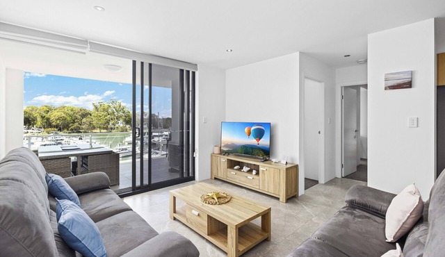 Modern Unit on the Marina