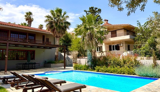 Modern Villa with Private Pool - 30' from the Athens International Airport