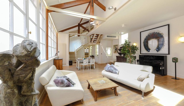 MONTMARTRE SPACIOUS DUPLEX, ATTRACTIONS, 30–60 days ahead? Private offer ART-VBp