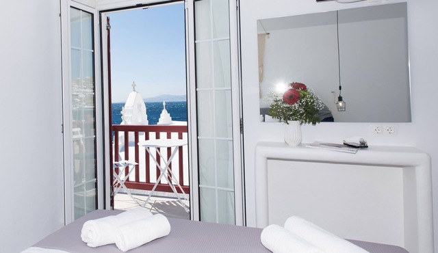Myconian Little Venice Sunset suite