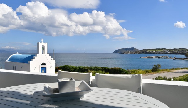 "Nava" Devine Water Front House in Ambelas