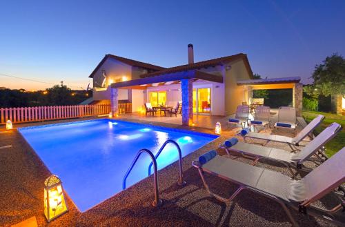 Olive Private Villa up to 12