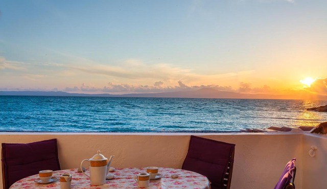 On the Beach - Akroyali Family Lodging