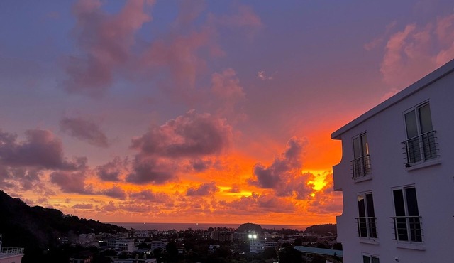 One Bedroom Sea View Apartment in Tambon Karon