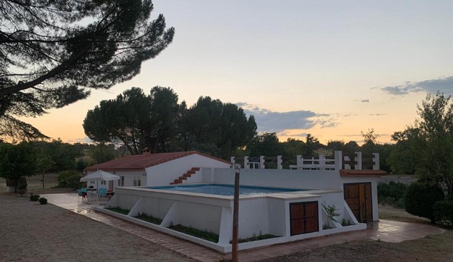 Pabellón en Finca, Villa con Piscina Zarzuela